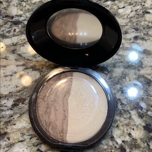 Elegant Black Ofir Sundial In Color Fair